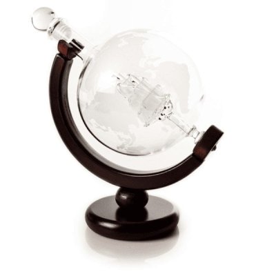 Whiskey Decanter Globe with 2 glasses & 8 whiskey stones, 0,85 litre